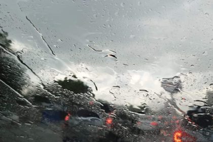 se strica vremea cod galben de ploi torentiale si vijelii in toata tara 682ae1e8ce92f