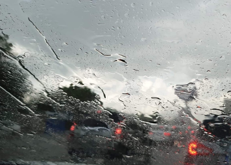 se strica vremea cod galben de ploi torentiale si vijelii in toata tara 682ae1e8ce92f
