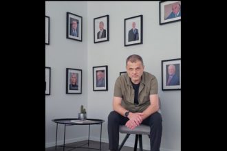 senatorul pnl silviu cosa la multi ani partidul national liberal 150 de ani de modernizare curaj si responsabilitate 6831d4aab3805