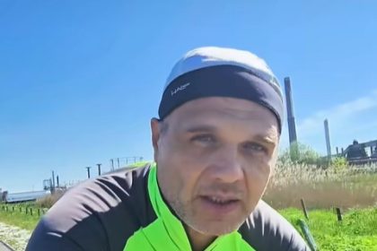 senatorul silviu cosa urare de ziua muncii de pe bicicleta la multi ani tuturor celor care si castiga onest painea cea de toate zilele video 68137d70abcc6