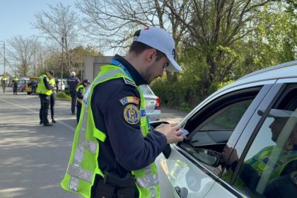 sofer rupt de beat surprins conducand pe drumurile publice din navodari ce au mai constatat politistii rutieri in prima zi a lunii mai 6814aacb93763