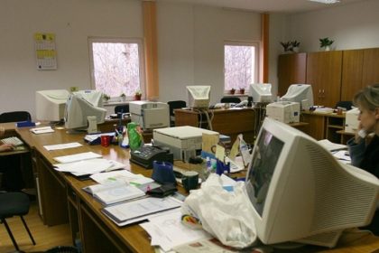 statistica oficiala in fiecare zi bugetarii primesc bonusuri prime si premii de peste 75 milioane de euro din bugetul national 6839c604f3d62