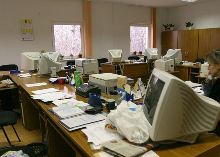 statistica oficiala in fiecare zi bugetarii primesc bonusuri prime si premii de peste 75 milioane de euro din bugetul national 6839c604f3d62