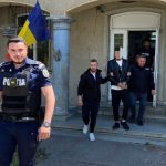 video a furat alcool dintr un supermarket din medgidia s a imbrancit cu agentii de paza si i a amenintat cu cutitul a fost arestat 682f23e0a243b