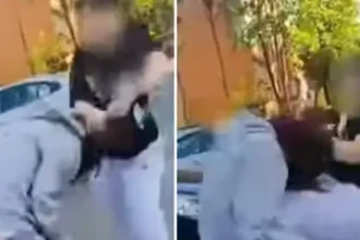 video adolescenta batuta si umilita in plina strada de fata cu unii martori care filmau si se amuzau 68148ec24cb30