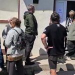 video alte 500 de buletine de vot redistribuite la sectia din vama veche alegatorii stau la coada 68177dd5b3681