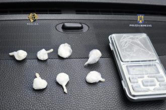 video constanteni retinuti pentru trafic de cocaina 68375a19724af