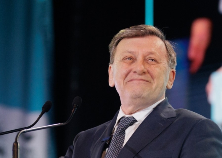 video crin antonescu am votat pentru o romanie unita puternica si demna 68173e8da1e39