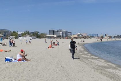 video foto sute de oameni pe plaja din mamaia de 1 mai 6813594f4e2c4