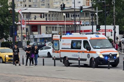 video interventie la city park mall un copil a fost luat cu ambulanta in urma unui concurs 681fd515607e7