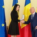video sportiva cristina neagu decorata de presedintele interimar ilie bolojan la palatul cotroceni sunteti un exemplu de talent daruire si perseverenta 68220eddb4f3f