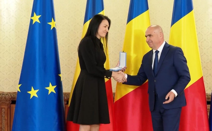 video sportiva cristina neagu decorata de presedintele interimar ilie bolojan la palatul cotroceni sunteti un exemplu de talent daruire si perseverenta 68220eddb4f3f