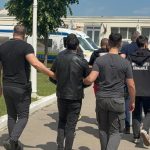 video trei barbati si o femeie retinuti in urma perchezitiilor de miercuri de la constanta intr un dosar de proxenetism 68385738acab5