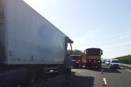 videofoto accident rutier intre doua tir uri pe autostrada a2 o persoana incarcerata 6830b8091eda3