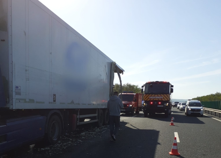 videofoto accident rutier intre doua tir uri pe autostrada a2 o persoana incarcerata 6830b8091eda3