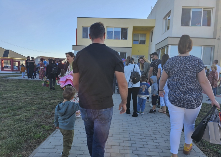 zeci de copii au gasit un camin in ultimii ani tot mai multe familii din constanta aleg sa adopte 683a2d50914e9