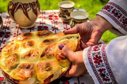 ziua nationala a costumului popular din romania o celebrare a identitatii si a mostenirii noastre culturale 68211f182dff8