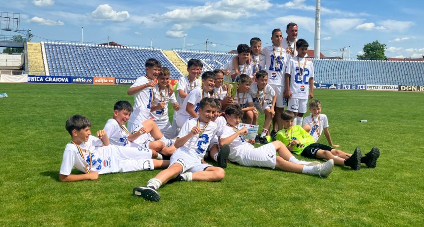 academia hagi 2013 s a incoronat campioana la international stars tournament echipa 2015 bronz la toti pentru 1 galerie foto 683f01b965f36