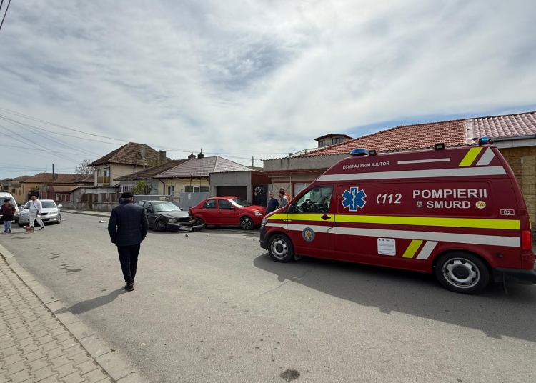 accident rutier a lovit o masina parcata apoi a ricosat intr o terasa 683ef94631b6b