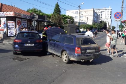 accident rutier la intersectia strazilor unirii cu zorelelor cinci persoane implicate 684711206623d