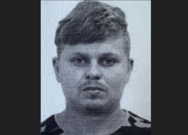 acest tanar a disparut de la domiciliul sau din localitatea coslugea daca il vedeti sunati la politie 6853c89a1add9