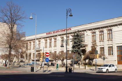 arta povesti sculptate si culoare cat vezi cu ochii la muzeul de arta constanta 68501cc13f1e3