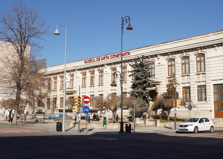 arta povesti sculptate si culoare cat vezi cu ochii la muzeul de arta constanta 68501cc13f1e3