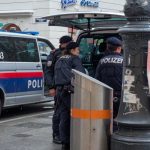 atac armat intr o scoala din orasul austriac graz cel putin 10 persoane au fost ucise iar alte zeci au fost ranite 68481677d30e4