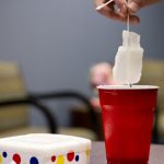 atentie metoda butt chugging prin care adolescentii isi introduc in anus tampoane cu alcool a ajuns la constanta ce spun medicii 684b4e7eb7e6d