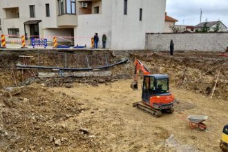 autorizatia de construire a unui bloc in palazu mare a fost suspendata definitiv pana la solutionarea cererii de anulare a acesteia 685dc96be0eab