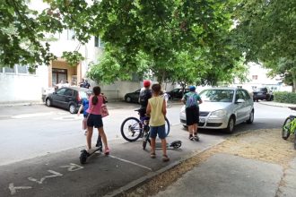 barbat acuzat ca ameninta copii cu moartea in inel ii a fost chemata politia 68547c1e0c3ce