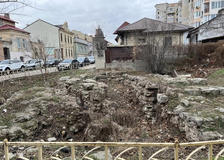 bloc peste poarta mare a cetatii tomis proiectul black waters de pe strada mircea cel batran revine in clm desi a fost respins de mai multe ori 685b1beff20fb
