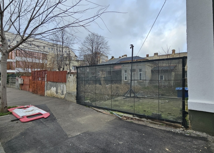 cladiri vechi demolate pentru un bloc cu trei etaje in centrul constantei 6850a86282bea