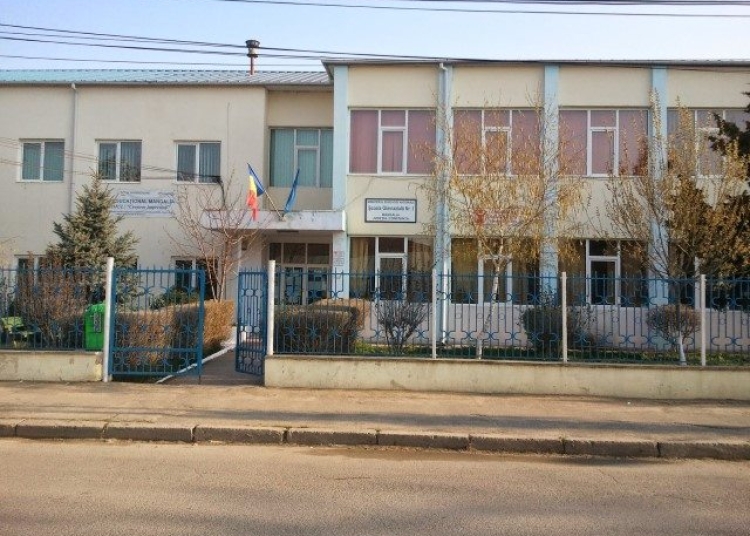 conducerea scolii gimnaziale nr 1 mangalia si a dat demisia in urma scandalului privind eleva drogata in timpul orelor de curs 68529949a18e8