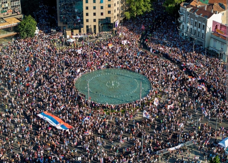 confruntari intre politie si protestatari in serbia pe fondul tensiunilor politice 6860db836d602