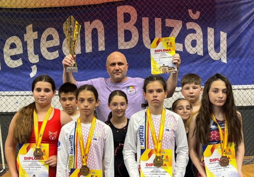 cs victoria cumpana medalii la nationalele de juniori 4 locul 2 pe cluburi in intrecerea fetelor galerie foto 6847e04ce8c98