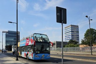 de sambata 14 iunie ies pe traseu autobuzele etajate au avut loc unele modificari ale traseului in weekend 684bba3072855