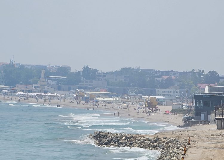 dupa hotelul azur btt inchiriaza si terenurile de sport din costinesti prin licitatie 684750a95d78c