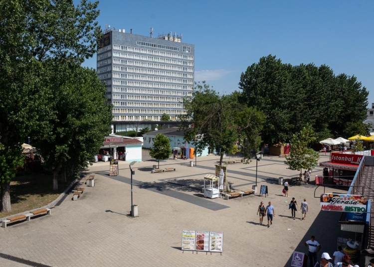dupa sezonul estival incepe demolarea complexului perla din mamaia ce spune investitorul 684a0c58406bc