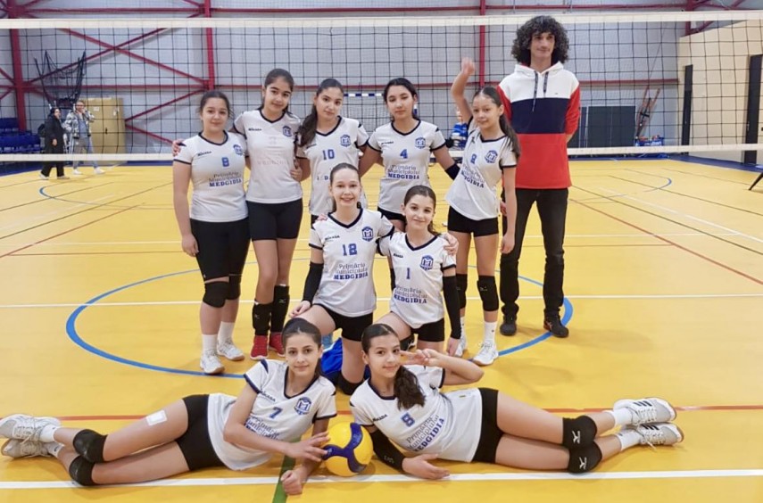 fetele de la minivolei incep turneul final sperantele s au clasat pe locul sapte pe tara galerie foto 683daf0861337