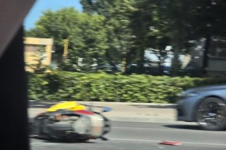 foto accident pe soseaua mangaliei o motocicleta s a imprastiat pe asfalt 6842e6ba011b9