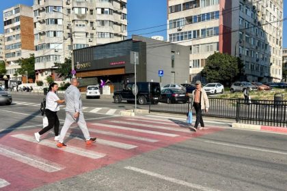 foto la trecerea de pietoni de pe strada soveja in zona pietei tomis iii va fi montat un sistem de semaforizare inteligent 68402c8538a28