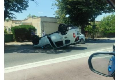 foto masina rasturnata in urma unui accident rutier la eforie sud 685a9f6306715