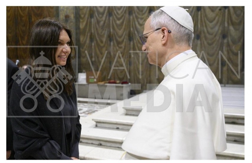 foto simona halep aproape de papa leon al xiv lea un moment de neuitat 6841da9e002de