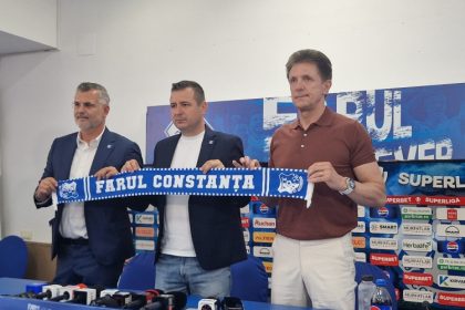 fotovideo conferinta de presa la farul ianis zicu a facut declaratii 684000fd4aa47