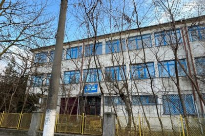 furt la noul sediu al politiei locale din constanta o femeie cu un minor isi incarcau roabele de mama focului 684b545a0d276
