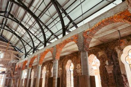 galerie foto dupa mai bine de un deceniu sinagoga mare are un nou acoperis renasterea acestui edificiu este in curs 6849540aa830f