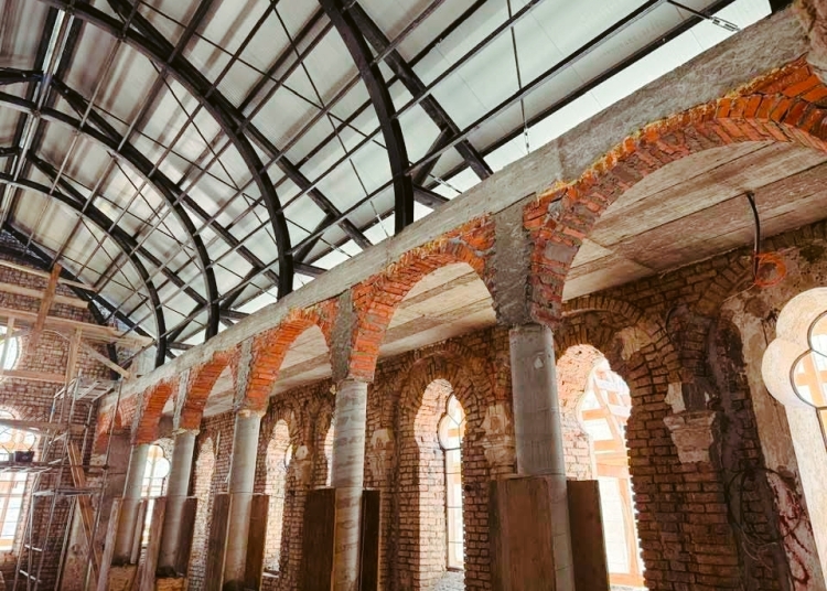 galerie foto dupa mai bine de un deceniu sinagoga mare are un nou acoperis renasterea acestui edificiu este in curs 6849540aa830f