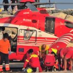 galerie foto o tanara a fost scoasa inconstienta din apa de un minor in costinesti 684862e18ffd5
