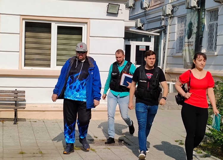 galerie fotovideo constanteanul care administra site ul cu femei fotografiate in ipostaze intime audiat la ipj constanta 684d33ac00bfd